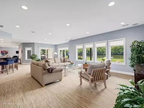 Living - 335 Edgewater Dr, Morris, IL 60450 photo 5 of 6