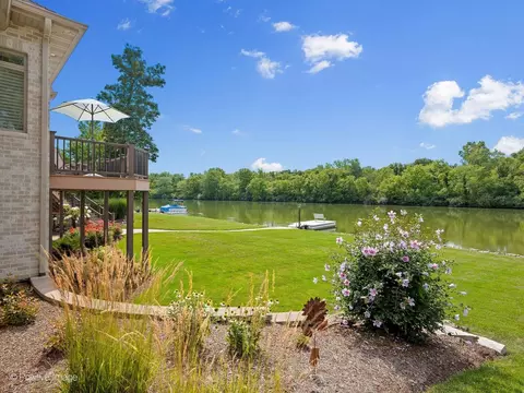 Exterior - 335 Edgewater Dr, Morris, IL 60450 photo 1 of 9