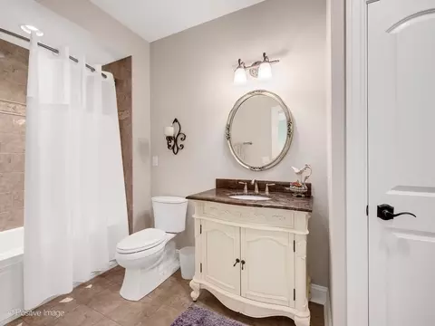 Bath - 335 Edgewater Dr, Morris, IL 60450 photo 5 of 6