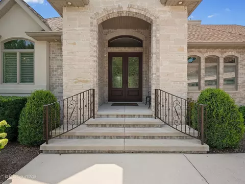 Exterior - 335 Edgewater Dr, Morris, IL 60450 photo 2 of 9