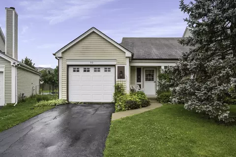 90 Sandhurst Rd, Mundelein, IL 60060