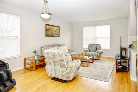 219 Riverfront Dr, Mount Prospect, IL 60056 photo 6