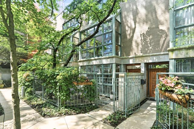 107 W Delaware Pl #F, Chicago, IL 60610