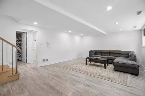 Living - 26 Skyview Dr, Springfield, IL 62702 photo 3 of 3