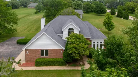 2302 English Prairie Rd, Spring Grove, IL 60081