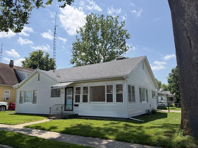202 S William St, Farmer City, IL 61842