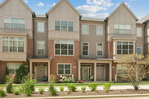 752 N Keystone Ln, Vernon Hills, IL 60061