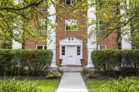 809 E Miner St #1B, Arlington Heights, IL 60004