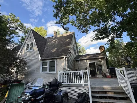 922 Valley Ave, Mchenry, IL 60051 photo 3