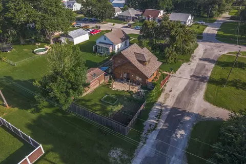 View/Area - 403 W Owsley St, Chenoa, IL 61726 photo 2 of 6