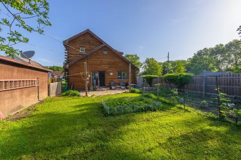 Exterior - 403 W Owsley St, Chenoa, IL 61726 photo 8 of 14