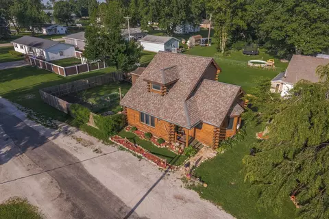 View/Area - 403 W Owsley St, Chenoa, IL 61726 photo 1 of 6