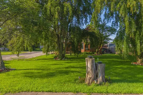 Exterior - 403 W Owsley St, Chenoa, IL 61726 photo 10 of 14