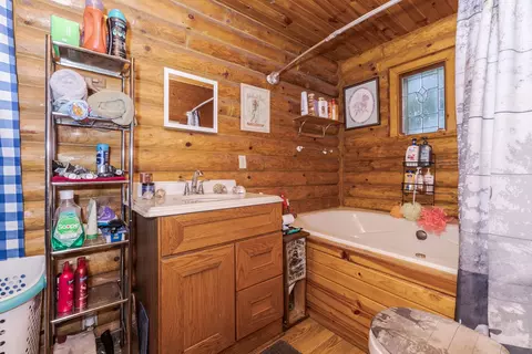 Bath - 403 W Owsley St, Chenoa, IL 61726 photo 1 of 1
