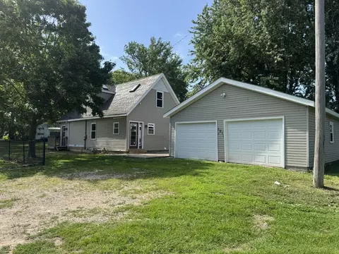 101 N Vermillion St, Troy Grove, IL 61372