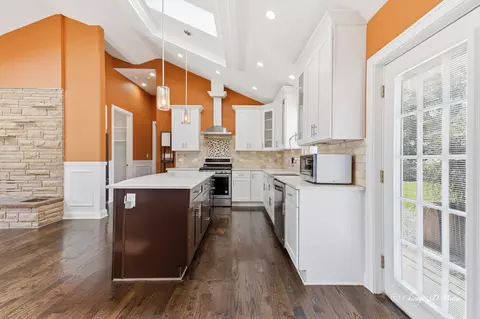 95 E Thacker St, Des Plaines, IL 60016 photo 4