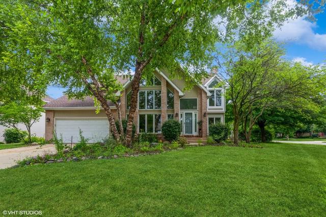 954 Black Walnut Dr, Sugar Grove, IL 60554