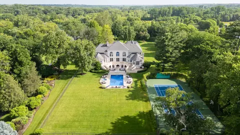5 N113 Burr Rd, Saint Charles, IL 60175