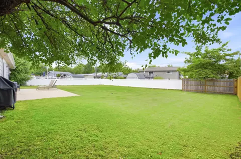 1470 Devonshire Ln, Hoffman Estates, IL 60169 photo 14
