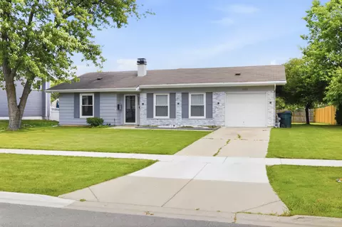 1470 Devonshire Ln, Hoffman Estates, IL 60169 photo 1