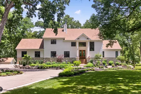 41 W438 Barlow Dr, Saint Charles, IL 60175