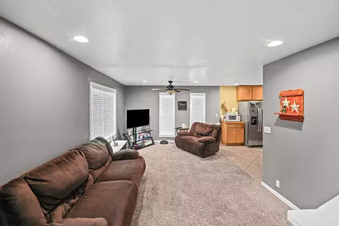 523 E Mitchell St, Salem, IL 62881 photo 10