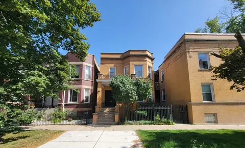 2302 W Addison St, Chicago, IL 60618