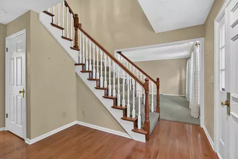 Entry Way - 906 34 Ave, Moline, IL 61265 photo 2 of 5