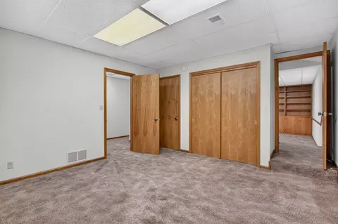Bedroom - 906 34 Ave, Moline, IL 61265 photo 9 of 9
