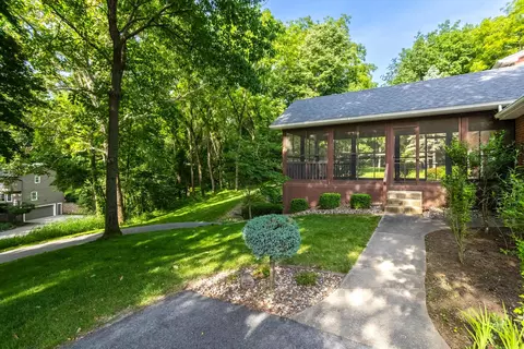 Exterior - 906 34 Ave, Moline, IL 61265 photo 9 of 13
