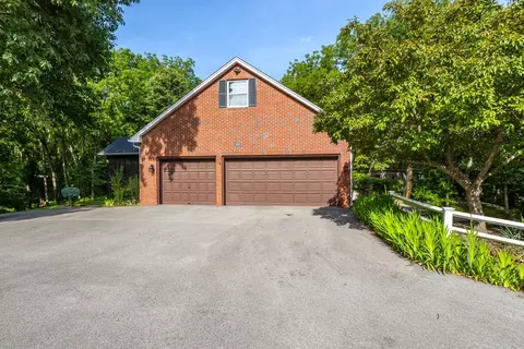 Exterior - 906 34 Ave, Moline, IL 61265 photo 5 of 13