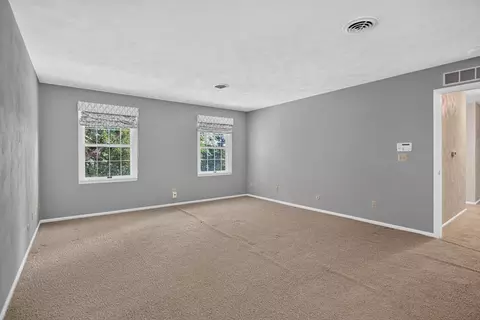 Bedroom - 906 34 Ave, Moline, IL 61265 photo 6 of 9