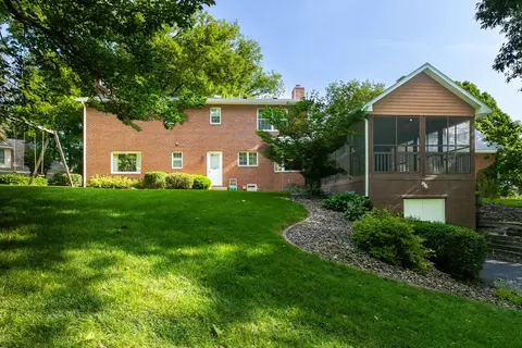 Exterior - 906 34 Ave, Moline, IL 61265 photo 12 of 13