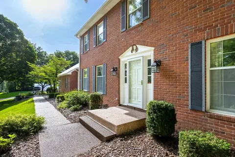 Exterior - 906 34 Ave, Moline, IL 61265 photo 3 of 13