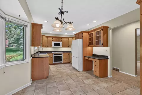 Kitchen - 906 34 Ave, Moline, IL 61265 photo 1 of 3