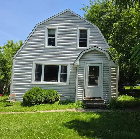 1611 N Pleasant Dr, Round Lake Beach, IL 60073