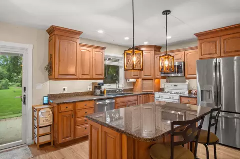 Kitchen - 1225 Winaki Trl, Algonquin, IL 60102 photo 2 of 5