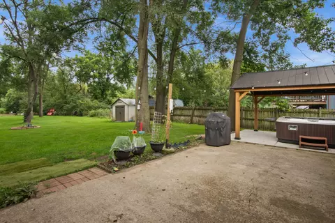 Exterior - 1225 Winaki Trl, Algonquin, IL 60102 photo 3 of 8