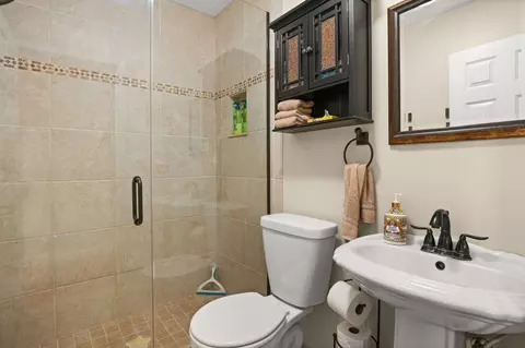 Bath - 1225 Winaki Trl, Algonquin, IL 60102 photo 2 of 2
