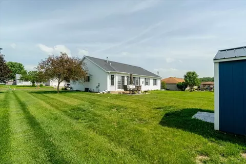 412 Sunset Dr, Colfax, IL 61728 photo 34