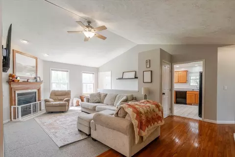 412 Sunset Dr, Colfax, IL 61728 photo 5