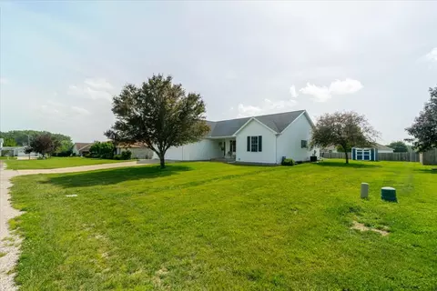 412 Sunset Dr, Colfax, IL 61728 photo 39