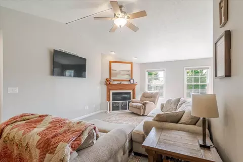 412 Sunset Dr, Colfax, IL 61728 photo 6