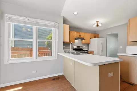Kitchen - 2008 Primrose Dr, Plainfield, IL 60586 photo 1 of 3