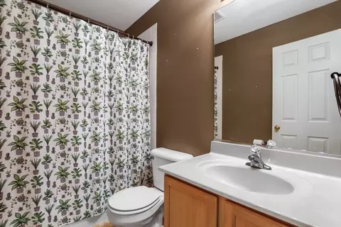 Bath - 2008 Primrose Dr, Plainfield, IL 60586 photo 3 of 3