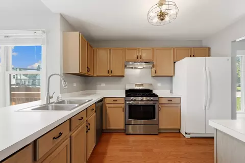 Kitchen - 2008 Primrose Dr, Plainfield, IL 60586 photo 2 of 3