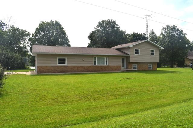 124 Hislop Dr, Cissna Park, IL 60924