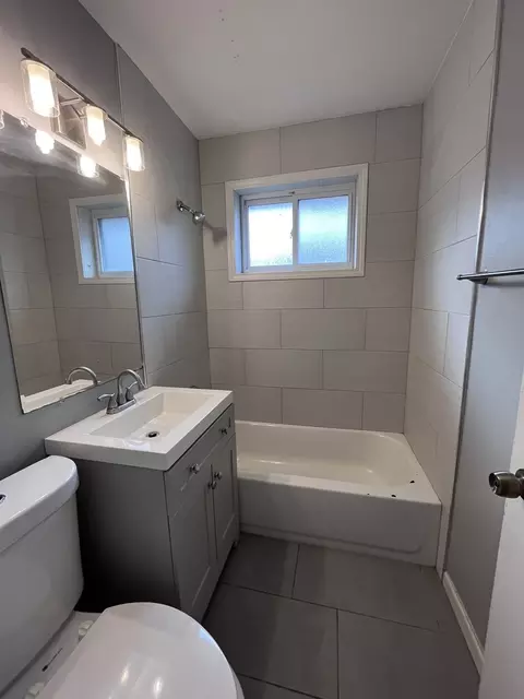 17002 Lorenz Ave, Lansing, IL 60438 photo 3