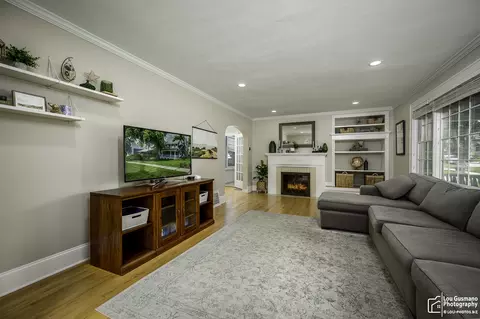 Living - Undisclosed, Wheaton, IL 60187 photo 1 of 2