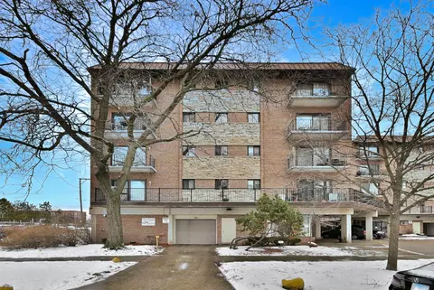 2333 N Neva Ave #201, Chicago, IL 60707